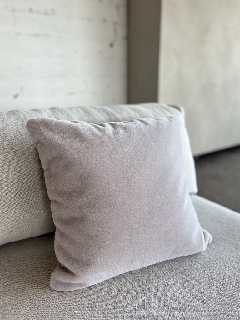 Luxurious mohair cushion Amy mist grey 50x50 cm