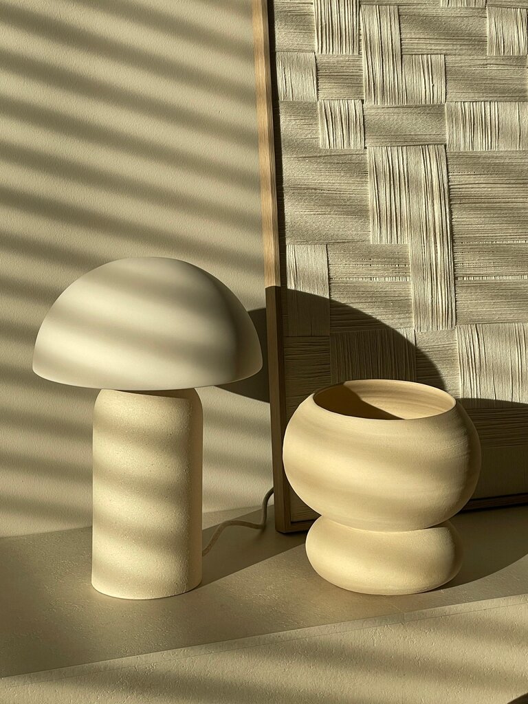 Handmade earthenware table lamp Maeve