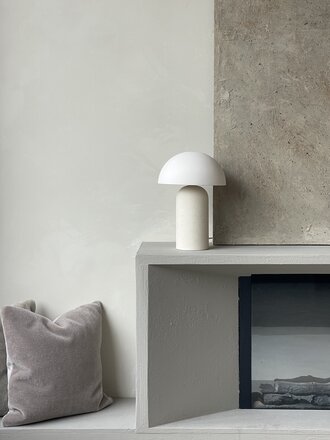 Handgemaakte aardewerk tafellamp Maeve naturel