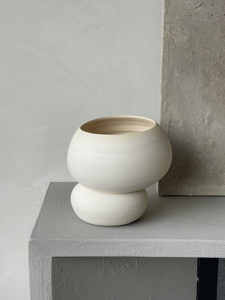 Earthenware handmade vase Leya matte ecru 25 x 20 cm