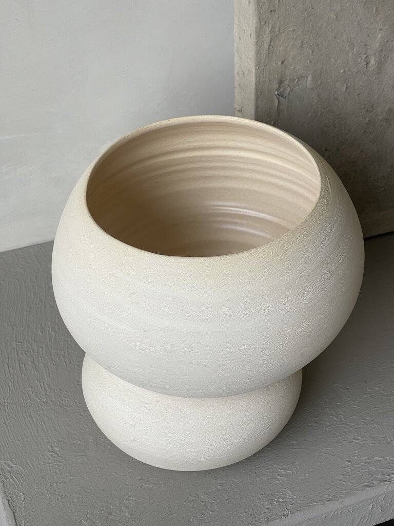 Earthenware handmade vase Leya matte ecru 25 x 20 cm