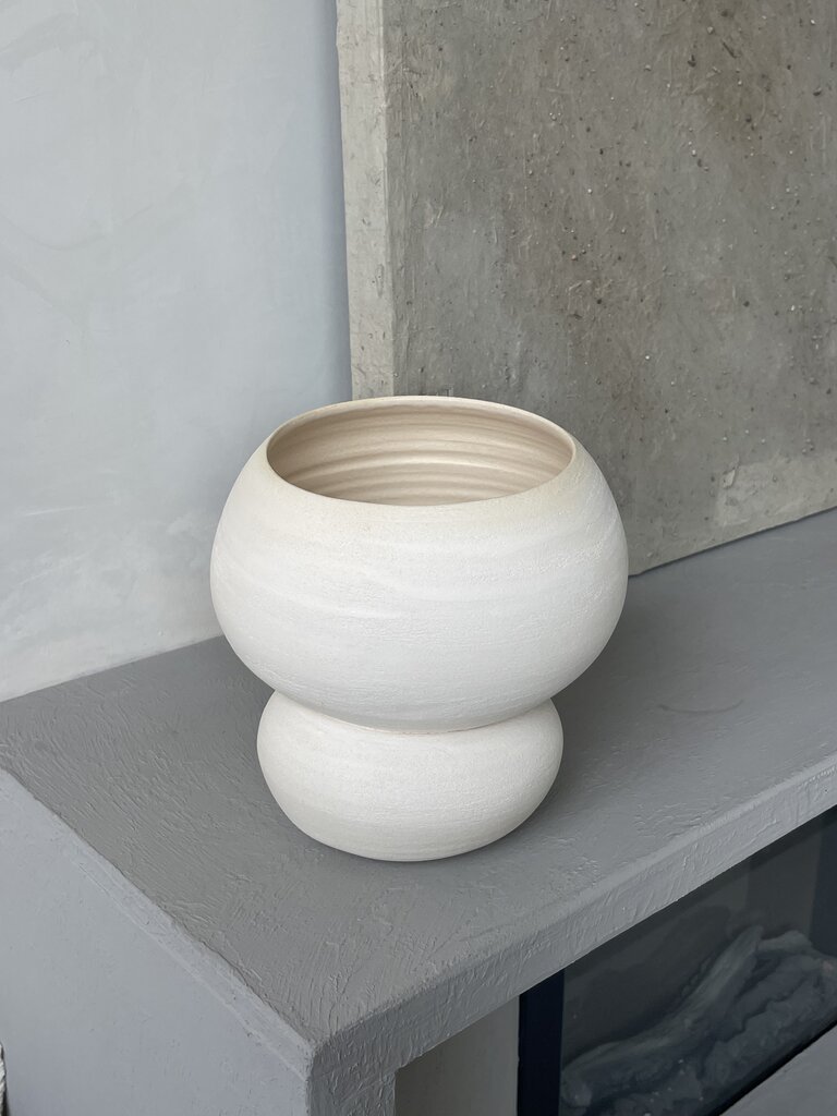 Earthenware handmade vase Leya matte ecru 25 x 20 cm