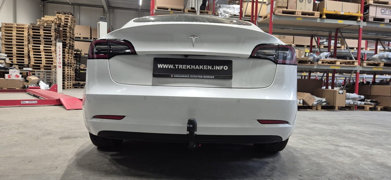 ORIS Trekhaak Tesla Model 3 01/2017 - nu afneembaar ORIS Trekhaak Tesla Model 3 01/2017 - nu afneembaar