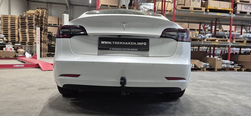 ORIS Trekhaak Tesla Model 3 01/2017 - nu afneembaar ORIS Trekhaak Tesla Model 3 01/2017 - nu afneembaar