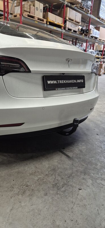 ORIS Trekhaak Tesla Model 3 01/2017 - nu afneembaar ORIS Trekhaak Tesla Model 3 01/2017 - nu afneembaar