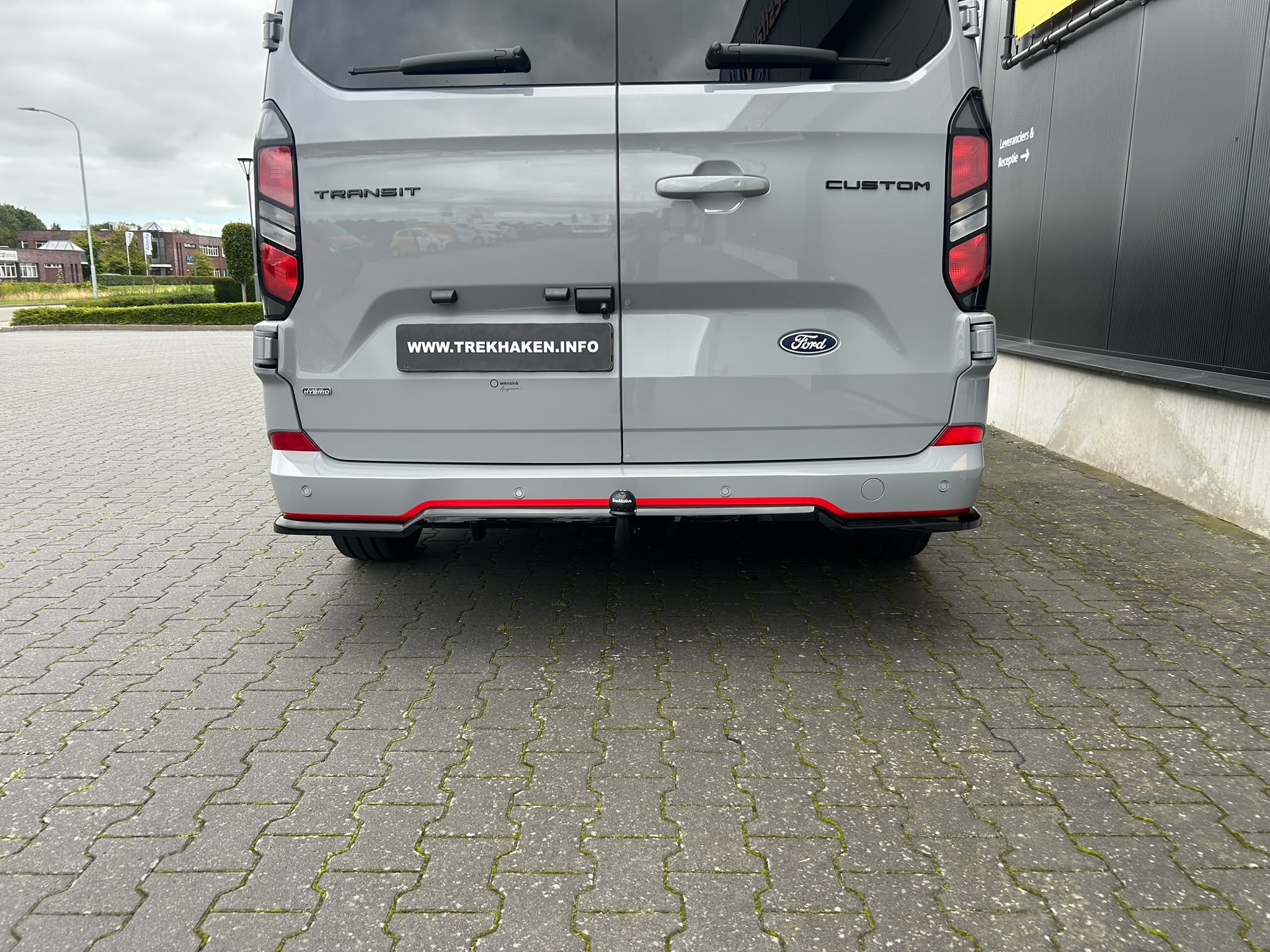 Brink Trekhaak VW Transporter T7 / Ford Transit custom 12/2023 - nu afneembaar, foto 2 van 6