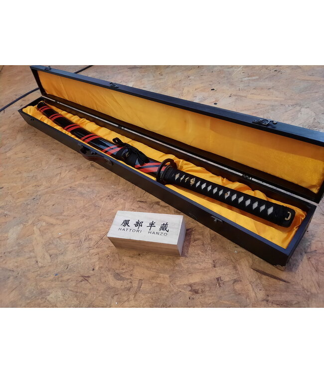 Musashi Red Black Samurai Schwert