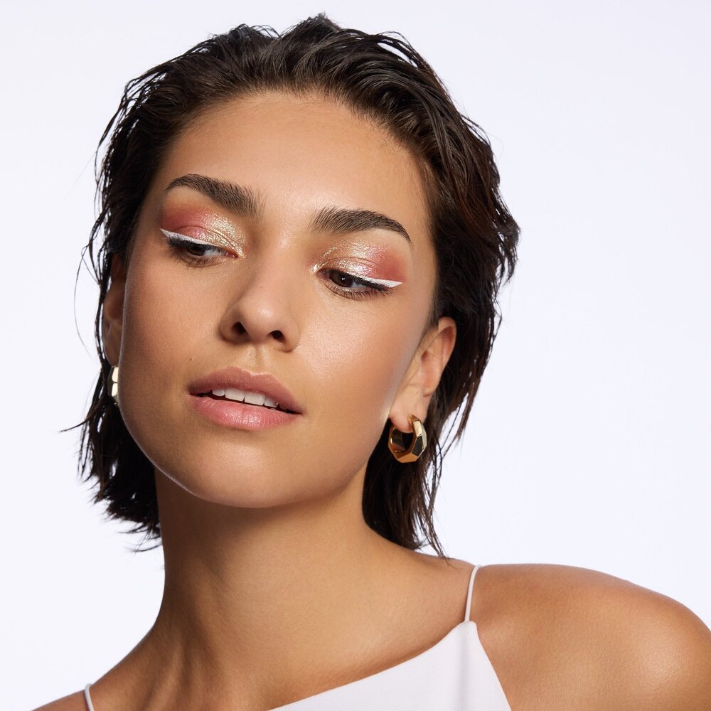 Catrice Catrice Space Glam Liquid Chrome Eyeshadow 030 Galactic Glamour Catrice Catrice Space Glam Liquid Chrome Eyeshadow 030 Galactic Glamour