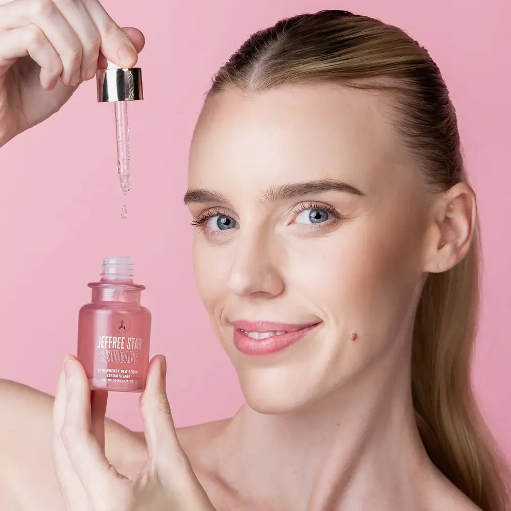 Jeffree Star Cosmetics Jeffree Star Cosmetics Strawberry Dew Serum Jeffree Star Cosmetics Jeffree Star Cosmetics Strawberry Dew Serum
