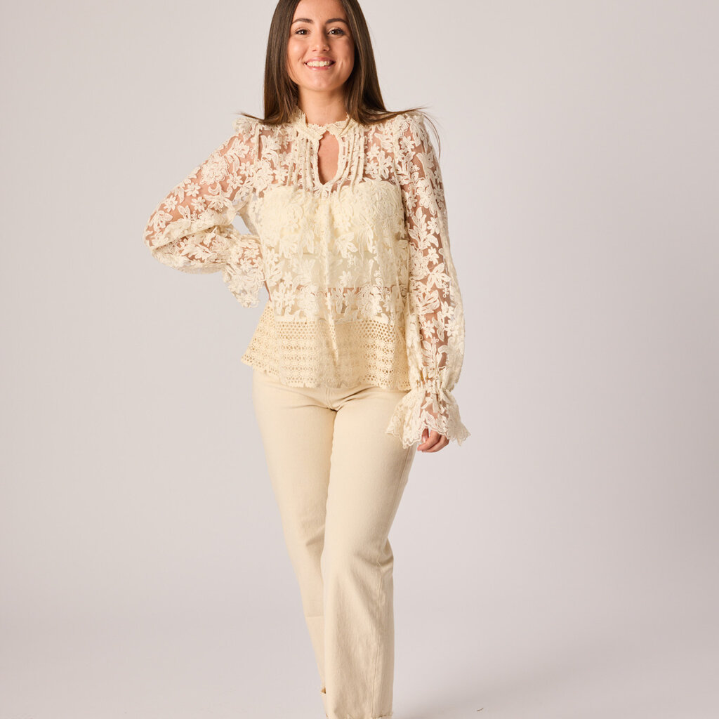 Emely lace top