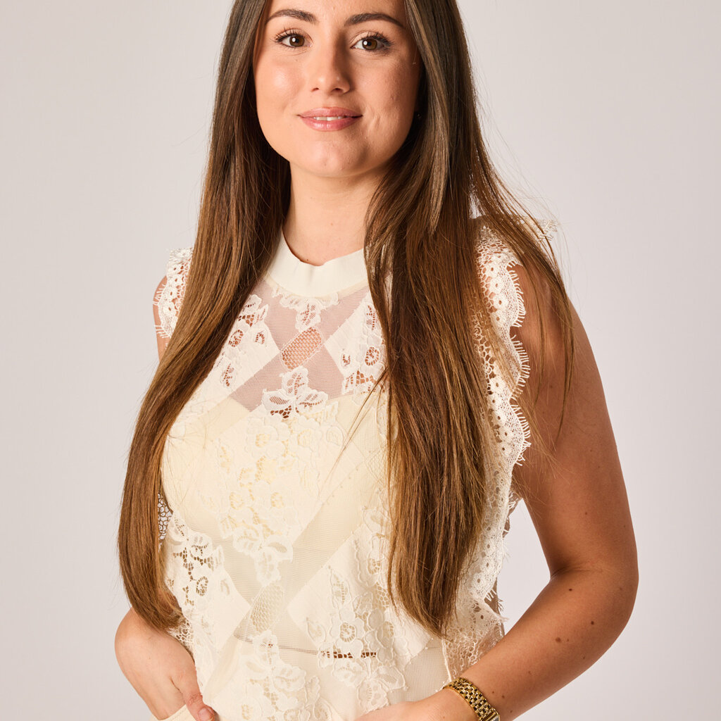 Sara lace top