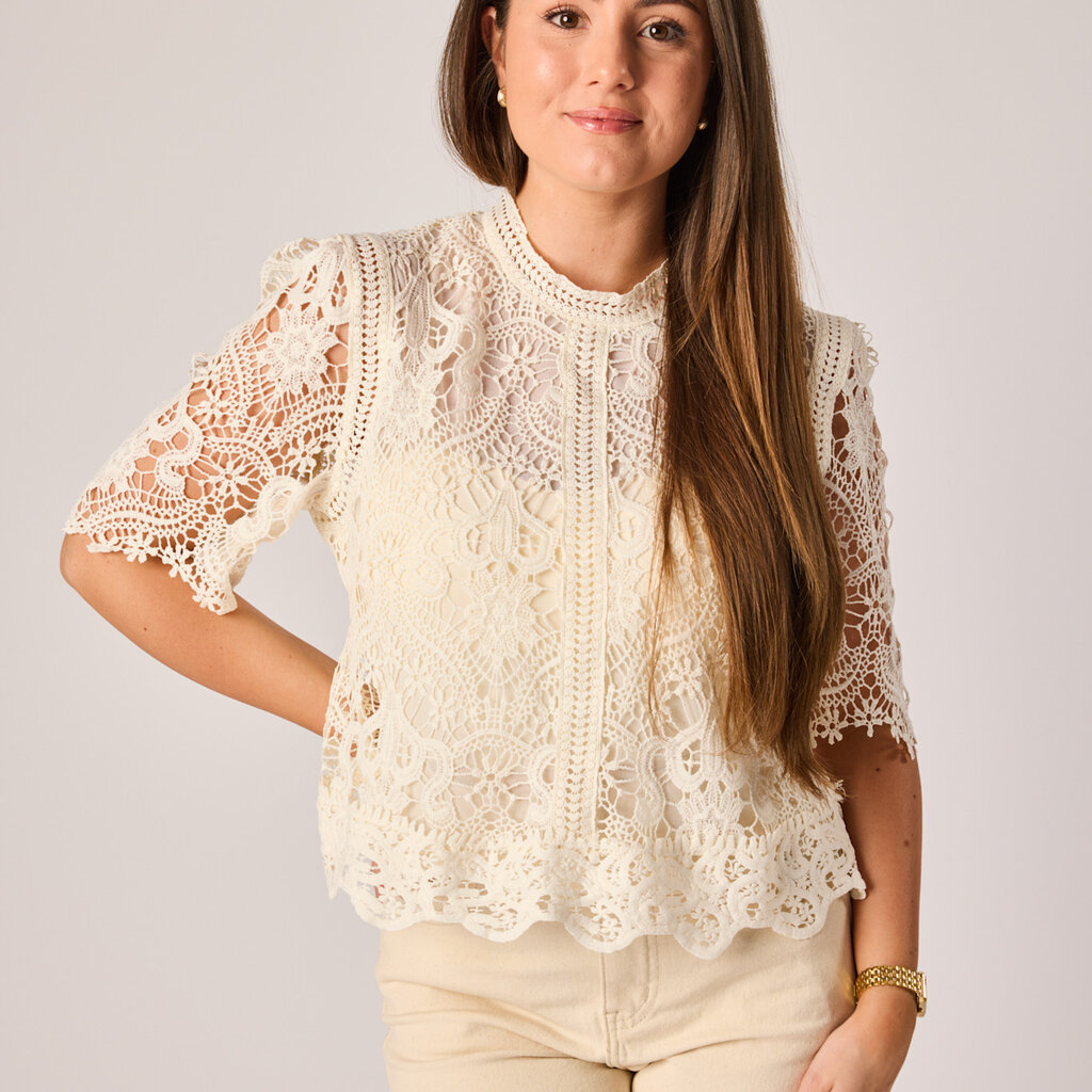 Sandy lace top