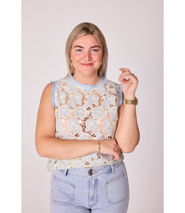 Lucia lace top