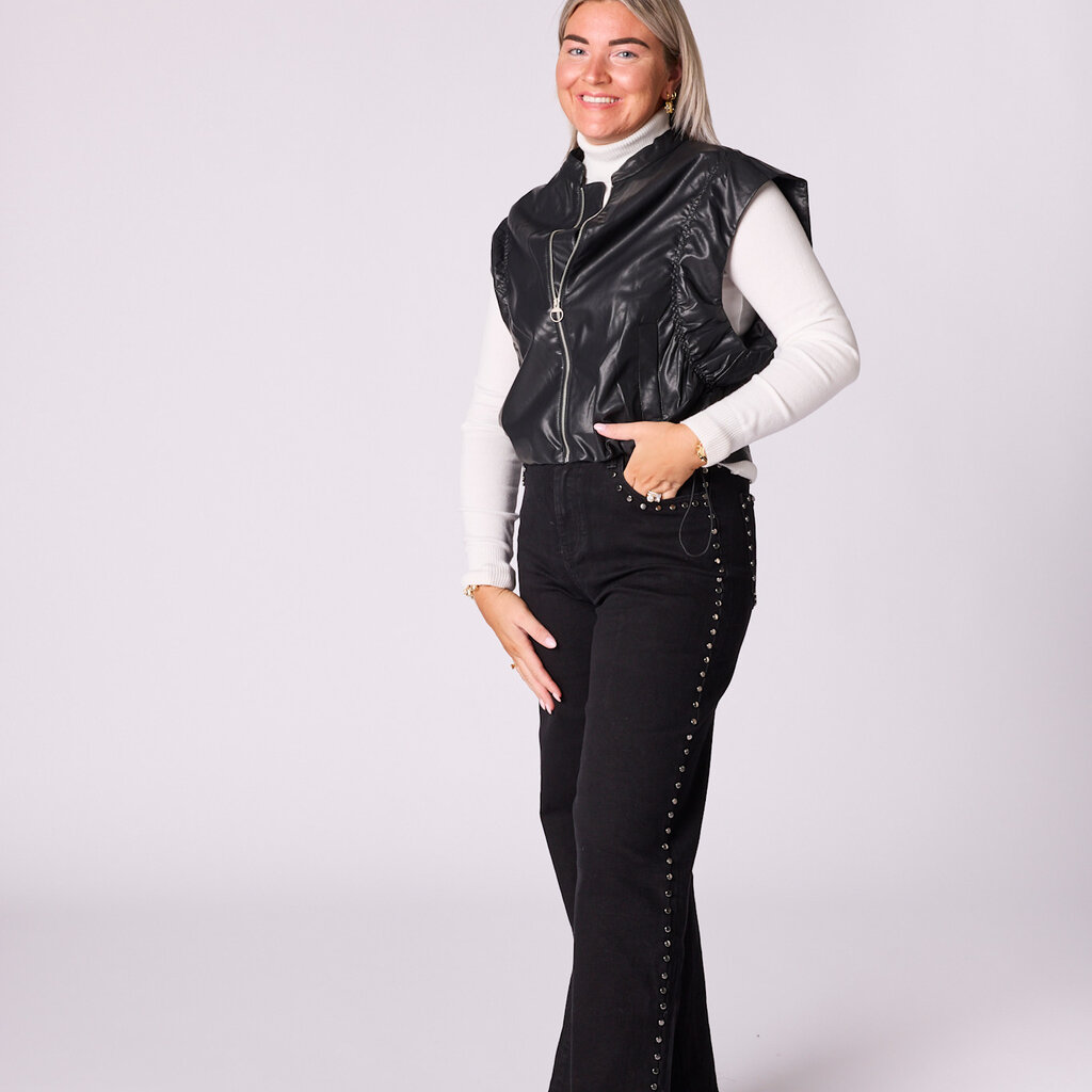 Alma  mouwloos vest in vegan leather