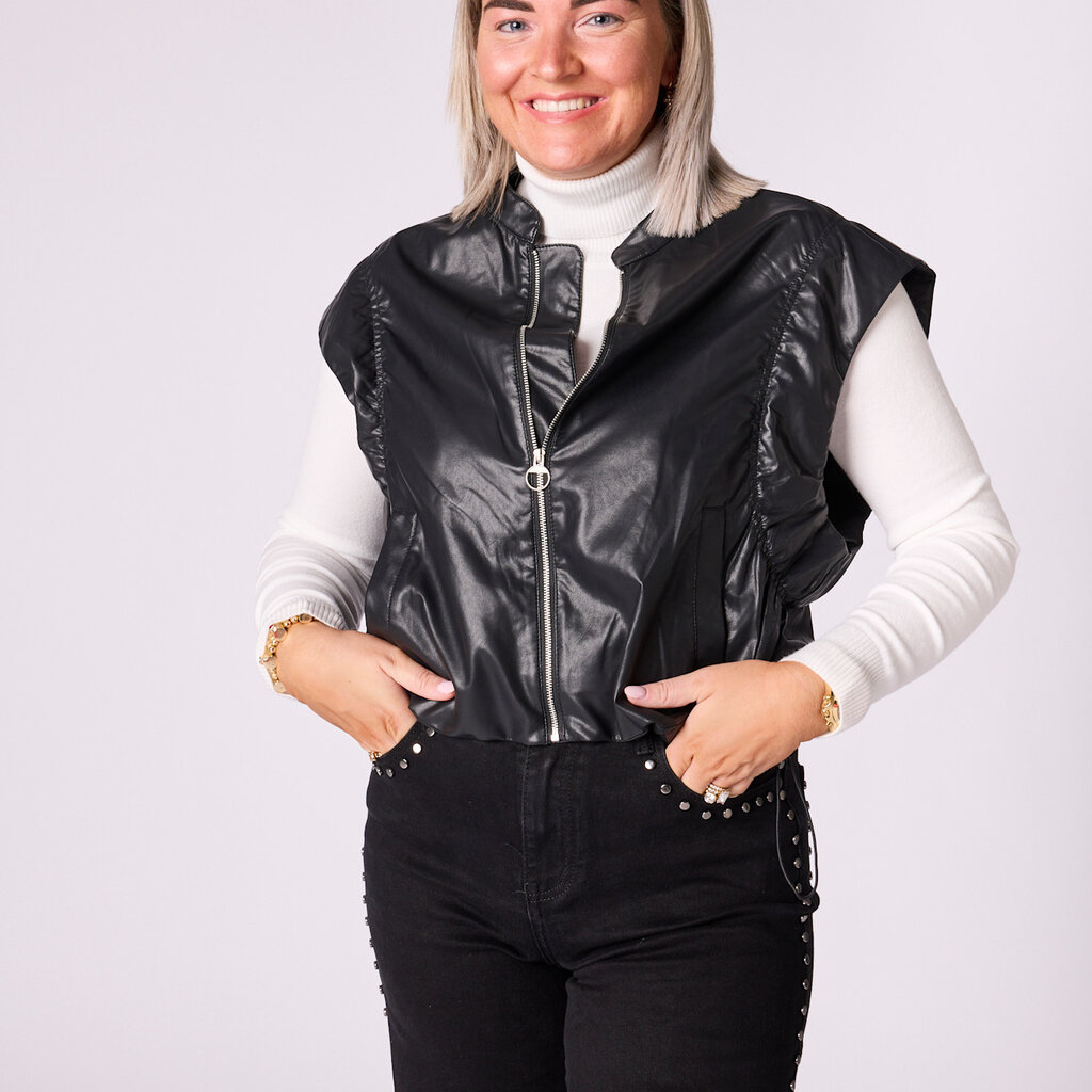 Alma  mouwloos vest in vegan leather
