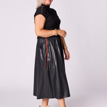 Eva skirt in vegan leather