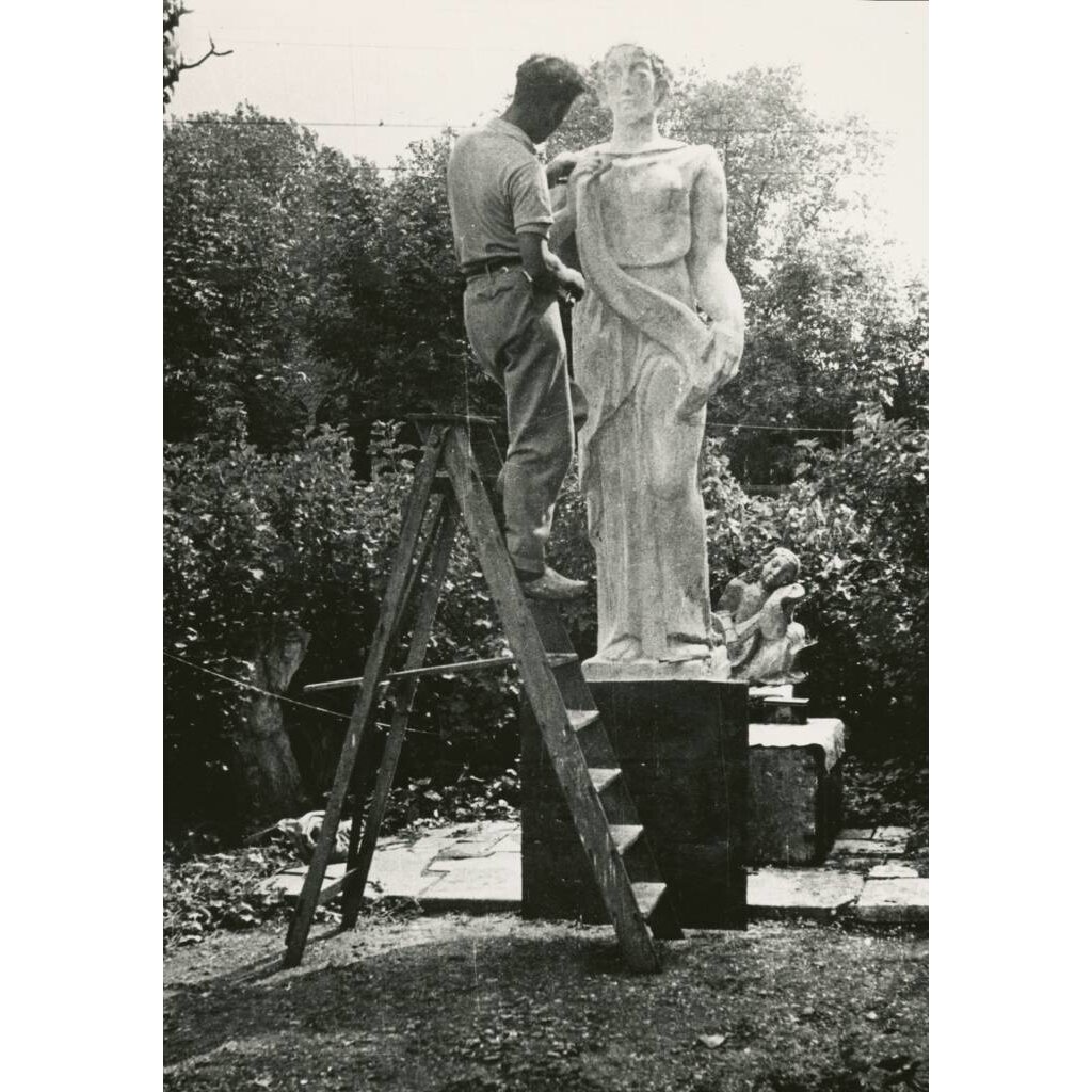 Frits van Hall (1899-1945) - beeldhouwer van de gereserveerde gratie