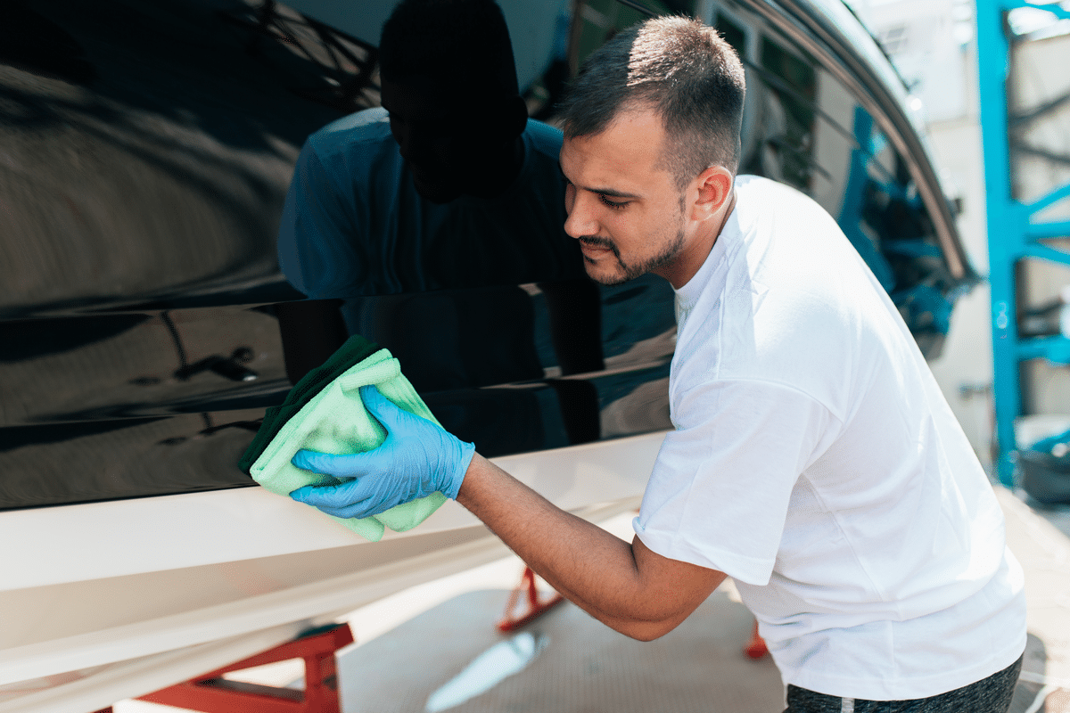 De beste manieren om je boot schoon te maken en te onderhouden