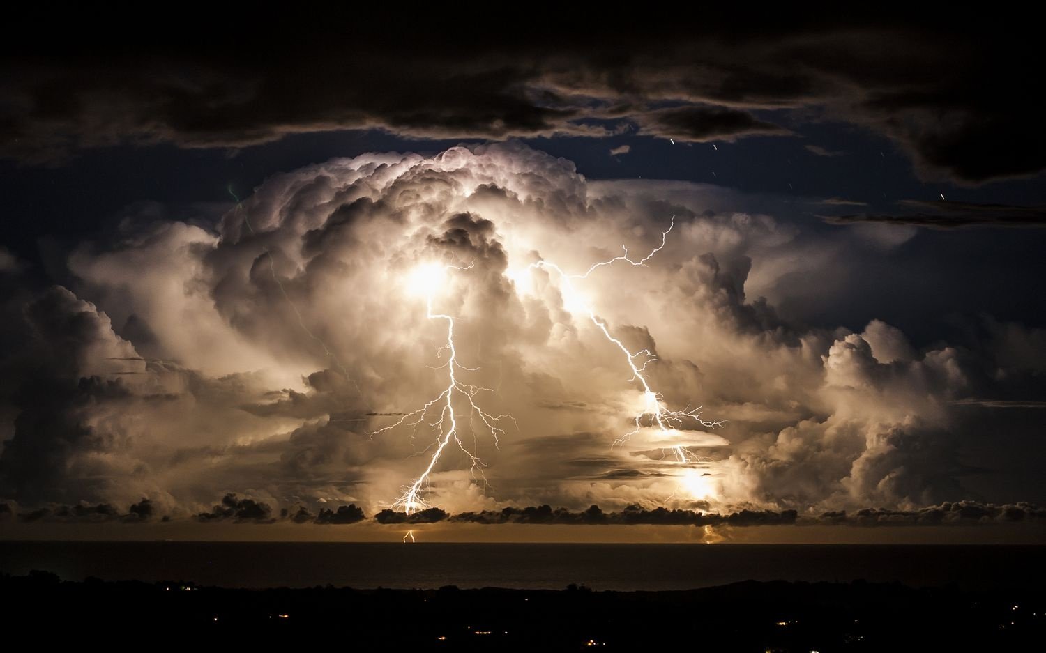 Onweer op het water