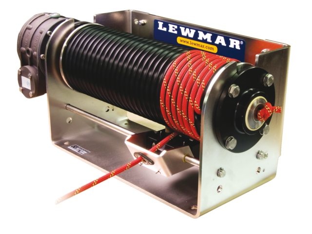 Lewmar Winch 12V garage