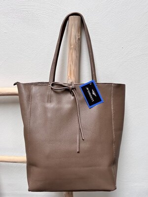 Lundholm Lundholm tas dames schoudertas shopper dames leer bruin chocolate met rits | Lundholm Odense serie