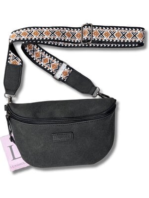 Lundholm Lundholm heuptasje dames zwart met tassenriem festival tasje dames - heuptas dames met brede riem  - Scandinavisch design | Heby serie
