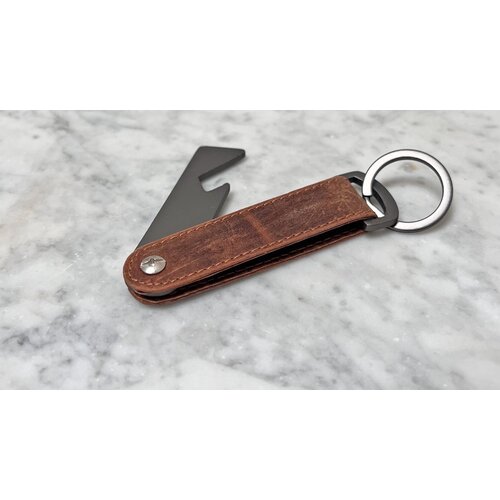 Lundholm Lundholm heren cadeau set brievenbus geschenkdoos - mannen cadeautjes leren pasjeshouder - RFID creditcardhouder safe - cadeau voor man - geschenk voor mannen - leren onderzetters bieropener luxe cadeau voor man - portefeuille bruin