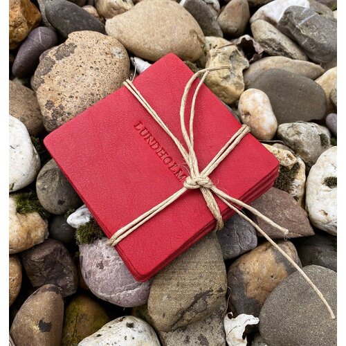 Lundholm Lundholm Pasjeshouder Rood - Cadeau set dames vrouwen cadeautjes set - cadeau voor vriendin - giftset geschenkdoos brievenbus cadeau - creditcardhouder onderzetters leer - Rood
