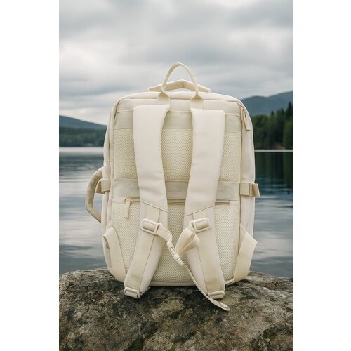 Lundholm Lundholm Rugzak Underseater 40x30x20 - Rugtas Travel Laptoptas 15.6 inch met TSA slot - Reizen Handbagage Koffer als Rugtas - Maximale Inhoud - Cabin Approved - Scandinavisch Design Beige