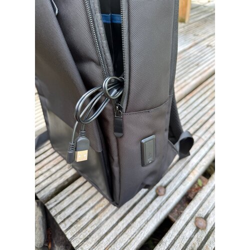 Lundholm Lundholm Luxe Rugtas laptoptas 22L - 15,6 Inch - Laptop Rugzak Heren Laptoptas Schooltas - Werktas Laptoptas 15.6 inch - Tas - Scandinavisch Design - Diep Zwart
