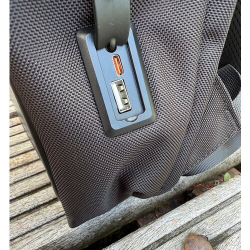 Lundholm Lundholm Luxe Rugtas laptoptas 22L - 15,6 Inch - Laptop Rugzak Heren Laptoptas Schooltas - Werktas Laptoptas 15.6 inch - Tas - Scandinavisch Design - Diep Zwart