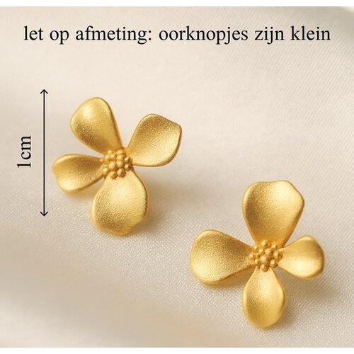 Lundholm Lundholm Luxe 925 Sterling Zilver Gold Plated Kleine Oorbellen Dames Bloem - Gouden Oorknopjes Bloemen Design Minimalistisch - Vrouwen Cadeautjes - Cadeau voor Vriendin - Scandinavisch Design
