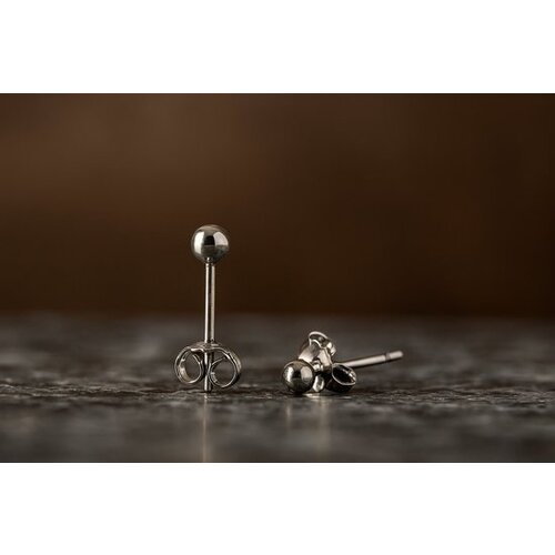 Lundholm Lundholm Luxe 925 Sterling Zilver Studs - Bolvorming 2 mm - Vrouwen cadeautjes tip - verjaardag afscheid cadeau voor vriendin - Scandinavisch Design