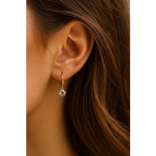 Lundholm Lundholm 925 Sterling Zilver Gold Plated Luxe Oorbellen Dames - Gouden Oorbellen Zirkonia Oorringen - Vrouwen Cadeautjes - Scandinavisch Design