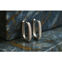 Lundholm Luxe Rechthoekige Zirkonia Oorbellen Zilverkleurig (2 x 1.3 cm) – Premium Stainless Steel
