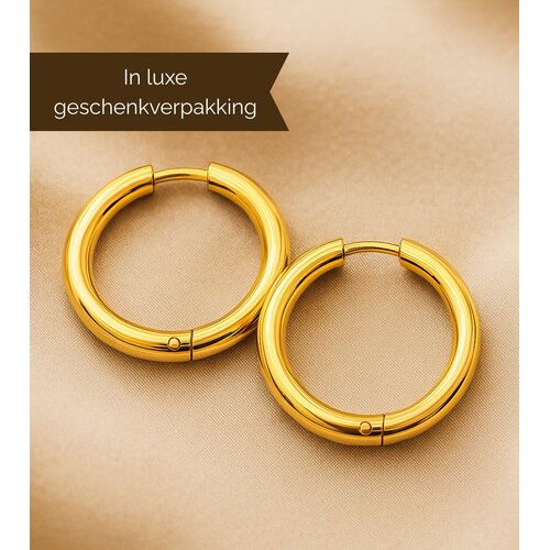 Lundholm Lundholm Luxe Klassieke Hoops - Oorringen Dames Goudkleurig - Premium Stainless Steel Gold PVD Plated - Waterproof & Hypoallergeen - Luxe Cadeau Verpakking