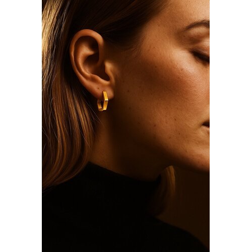 Lundholm Lundholm Luxe Oorringen Dames Goudkleurig – Premium Stainless Steel Gold PVD Plated – Hexagon Geometrisch Design – Elegant & Modern – Waterproof & Hypoallergeen – Cadeau voor Vrouw