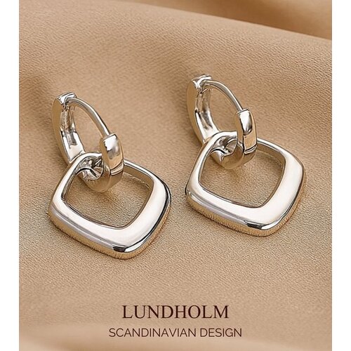 Lundholm Lundholm Premium Stainless Steel luxe Oorbellen Zilverkleurig - Scandinavian Design - Zilveren Oorbellen Lundholm Lundholm Premium Stainless Steel luxe Oorbellen Zilverkleurig - Scandinavian Design - Zilveren Oorbellen