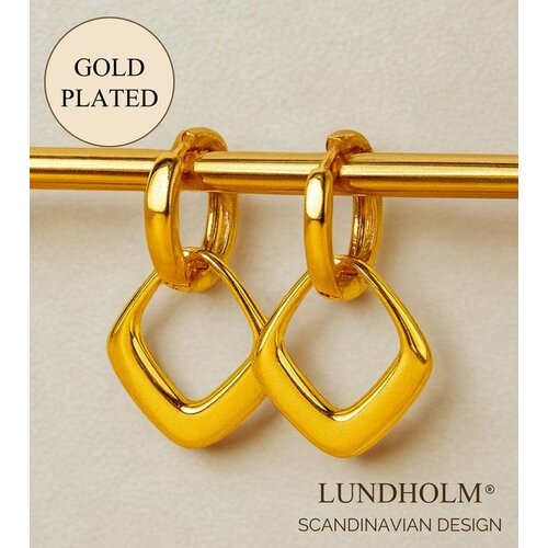 Lundholm Lundholm Premium Stainless Steel luxe Oorbellen Goudkleurig Elegant Scandinavisch Design Lundholm Lundholm Premium Stainless Steel luxe Oorbellen Goudkleurig Elegant Scandinavisch Design