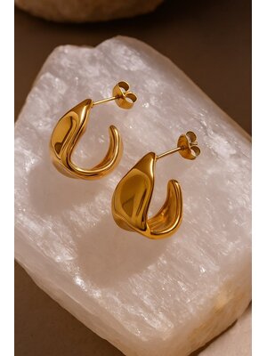 Lundholm Lundholm Oorbellen Dames Goudkleurig - Premium Stainless Steel Oorringen - Vintage Oorbellen (2 cm) - Elegant & Artistiek - Luxe Geschenkverpakking Lundholm Lundholm Oorbellen Dames Goudkleurig - Premium Stainless Steel Oorringen - Vintage Oorbellen (2 cm) - Elegant & Artistiek - Luxe Geschenkverpakking