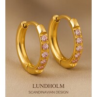 Lundholm Luxe Oorbellen Dames Classic Hoops met Zirkonia - Premium Stainless Steel Goudkleurig - Kleine Oorringen Classy - Cadeau voor Vrouw Kerstcadeau - Luxe Geschenkverpakking