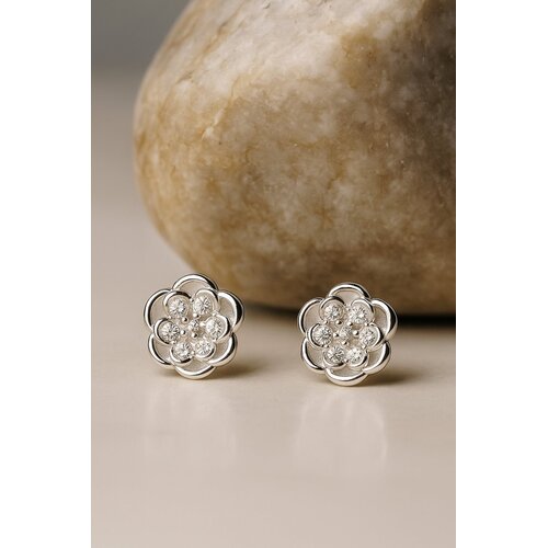 Lundholm Lundholm Oorknopjes Dames Bloem - 925 Sterling Zilver - Kleine Bloem Oorbellen (0.8 cm) - Sieraad Cadeau Vrouw Kerst Verfijnd & Elegant - Luxe Geschenkverpakking Lundholm Lundholm Oorknopjes Dames Bloem - 925 Sterling Zilver - Kleine Bloem Oorbellen (0.8 cm) - Sieraad Cadeau Vrouw Kerst Verfijnd & Elegant - Luxe Geschenkverpakking