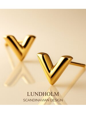 Lundholm Lundholm Oorknopjes Dames Goudkleurig - Premium Stainless Steel Gold Plated - Kleine Oorbelletjes Studs V Shape - Vrouwen Cadeautjes Kerst Sint - Luxe Geschenkverpakking