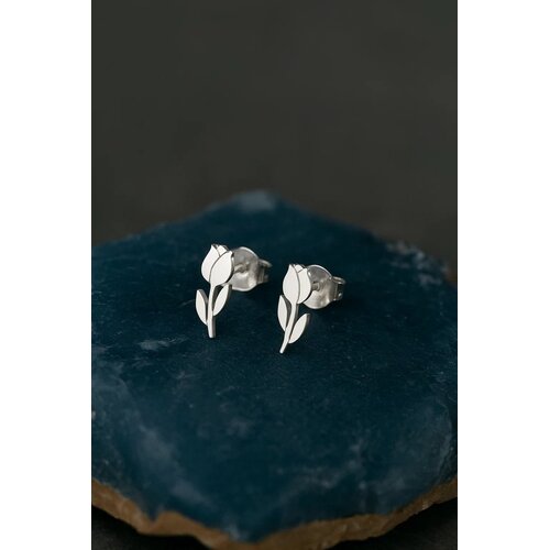 Lundholm Luxe Oorbellen Dames Goudkleurig en Zilverkleurig - Tulpen Design - Kleine Studs Bloemetje - Waterproof & Hypoallergeen - Cadeautje voor haar - Luxe Geschenkverpakking