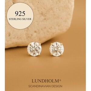 Lundholm Cubic Zirconia Stud Earrings 4 mm – Silver (S925)
