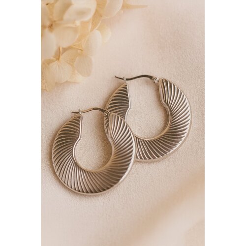 Lundholm Lundholm Kerst Oorbellen Dames Groot – Premium Stainless Steel – grote oorringen Zilverkleurige Grote Cut-Out Oorringen (4,0 × 4,2 cm) – Waterproof & Hypoallergeen grote oorbellen dames – Inclusief Luxe Geschenkverpakking Lundholm Lundholm Kerst Oorbellen Dames Groot – Premium Stainless Steel – grote oorringen Zilverkleurige Grote Cut-Out Oorringen (4,0 × 4,2 cm) – Waterproof & Hypoallergeen grote oorbellen dames – Inclusief Luxe Geschenkverpakking