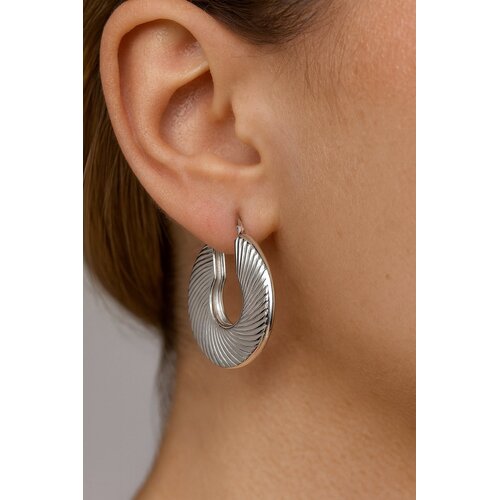 Lundholm Lundholm Kerst Oorbellen Dames Groot – Premium Stainless Steel – grote oorringen Zilverkleurige Grote Cut-Out Oorringen (4,0 × 4,2 cm) – Waterproof & Hypoallergeen grote oorbellen dames – Inclusief Luxe Geschenkverpakking Lundholm Lundholm Kerst Oorbellen Dames Groot – Premium Stainless Steel – grote oorringen Zilverkleurige Grote Cut-Out Oorringen (4,0 × 4,2 cm) – Waterproof & Hypoallergeen grote oorbellen dames – Inclusief Luxe Geschenkverpakking