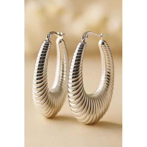 Lundholm Lundholm Luxe Oorringen Groot | Oorbellen Dames – Premium Stainless Steel Verguld – Goudkleurige / Zilver kleurige Statement Hoops (4,7 × 3,1 cm) – Elin Serie – Waterproof & Hypoallergeen – Inclusief Luxe Geschenkverpakking | Cadeau voor Haar Lundholm Lundholm Luxe Oorringen Groot | Oorbellen Dames – Premium Stainless Steel Verguld – Goudkleurige / Zilver kleurige Statement Hoops (4,7 × 3,1 cm) – Elin Serie – Waterproof & Hypoallergeen – Inclusief Luxe Geschenkverpakking | Cadeau voor Haar