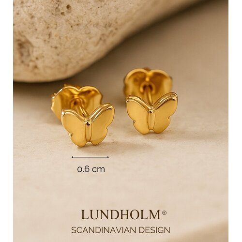 Lundholm Lundholm Oorknopjes Meisjes Vlinder Gold Plated - Premium Stainless Steel - Kleine Goudkleurige / Zilverkleurige Oorbellen (0.6 cm) - Cadeautje Meisje- Luxe Geschenkverpakking Lundholm Lundholm Oorknopjes Meisjes Vlinder Gold Plated - Premium Stainless Steel - Kleine Goudkleurige / Zilverkleurige Oorbellen (0.6 cm) - Cadeautje Meisje- Luxe Geschenkverpakking