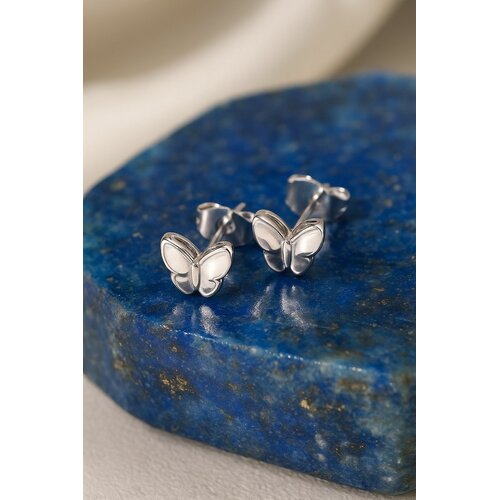 Lundholm Lundholm Oorknopjes Meisjes Vlinder Gold Plated - Premium Stainless Steel - Kleine Goudkleurige / Zilverkleurige Oorbellen (0.6 cm) - Cadeautje Meisje- Luxe Geschenkverpakking Lundholm Lundholm Oorknopjes Meisjes Vlinder Gold Plated - Premium Stainless Steel - Kleine Goudkleurige / Zilverkleurige Oorbellen (0.6 cm) - Cadeautje Meisje- Luxe Geschenkverpakking